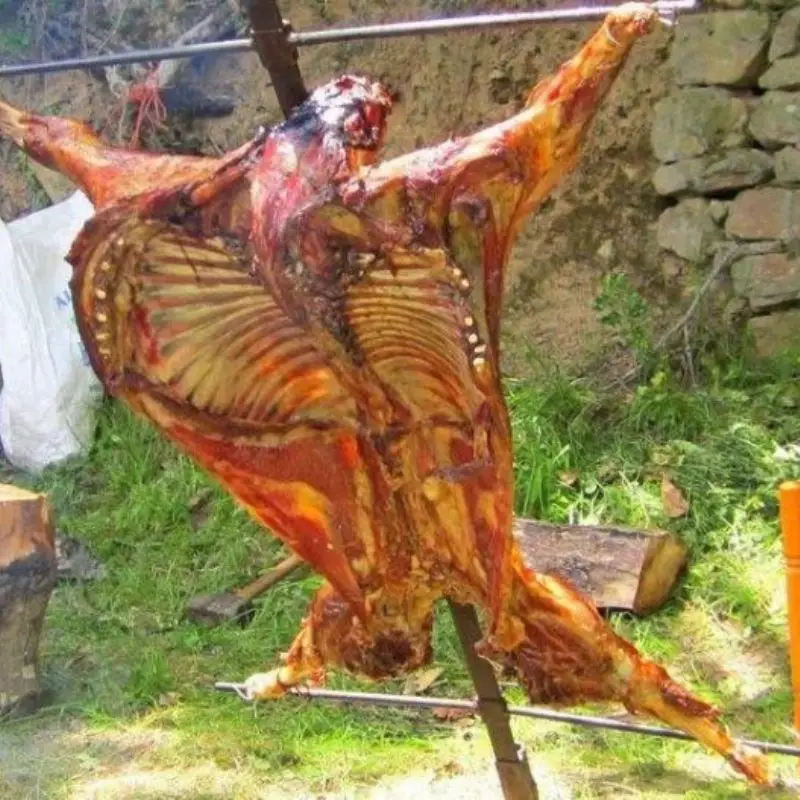 Servicio de Asados CORDERO AL PALO Bon Appetit - Banquetería de Calidad para Eventos